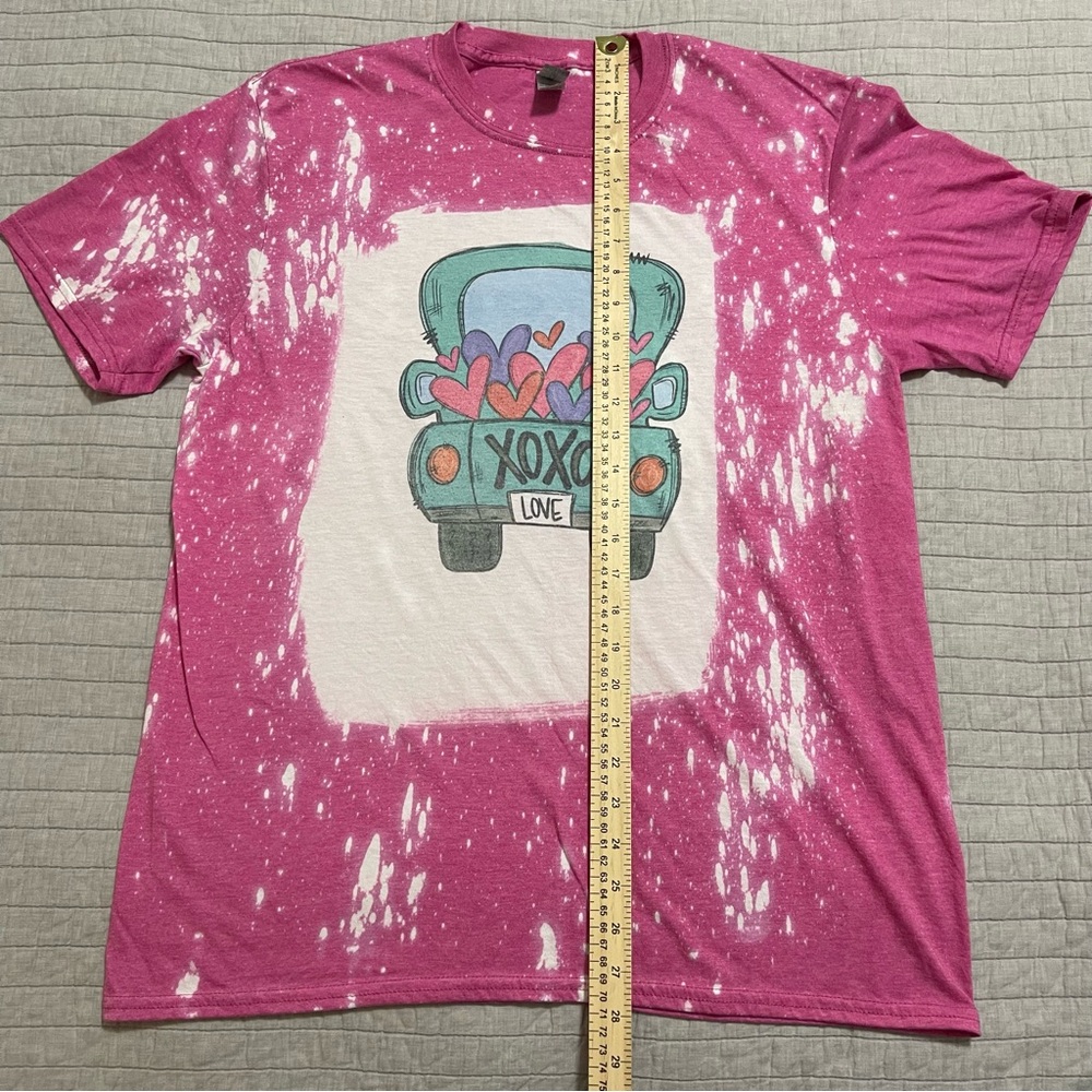 XOXO Cute Pink Heart Truck Happy Valentine's Day T-Shirt Size Large Gildan - Picture 7 of 8